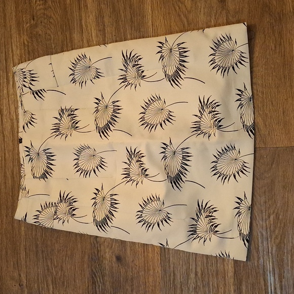 Marni Leaf Embroidered Skirt. Made in Italy - Picture 2 of 11